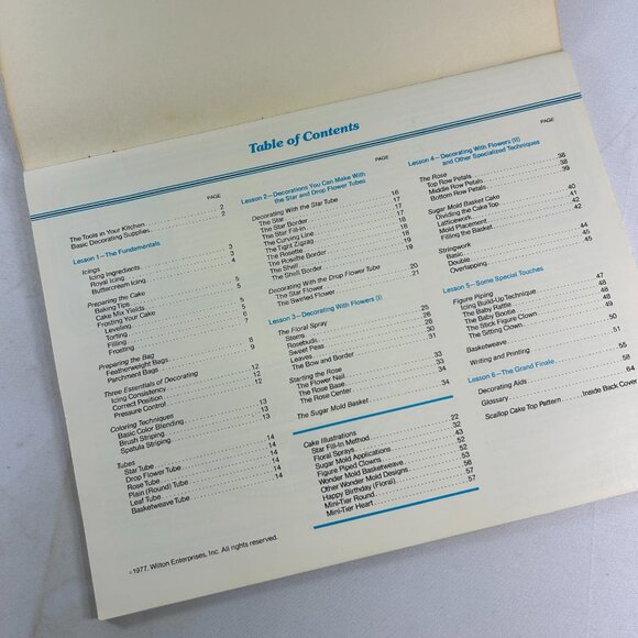Vintage Lot Wilton Cake Decorating Method Course Yearbook Candy Making Booklet - Picture 10 of 13